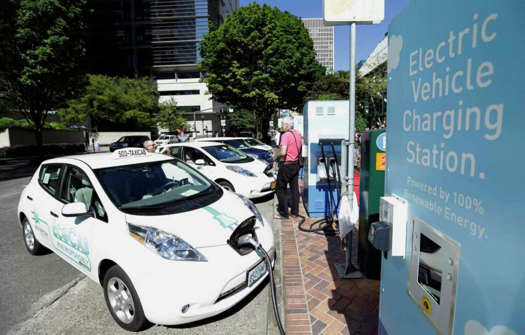 Abbott Signs Electric Car Rebates Into Law