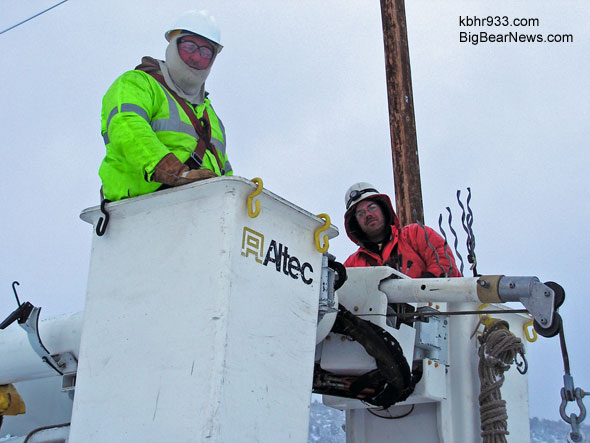 Bear Valley Electric Crews Work Through The Night To Replace Storm 