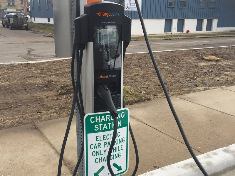 Consumers Energy Issues Rebates For 387 Electric Vehicle Charging Stations