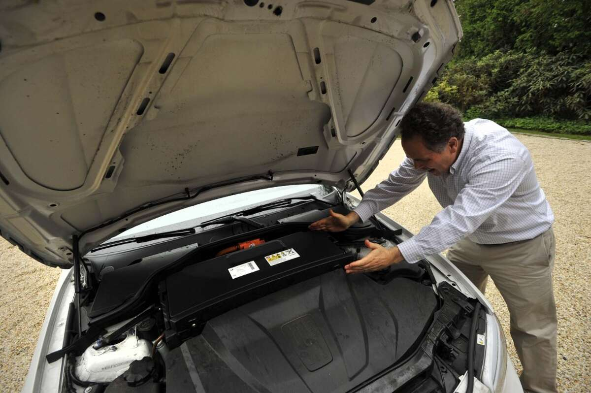 State To Offer Rebates For Electric Cars