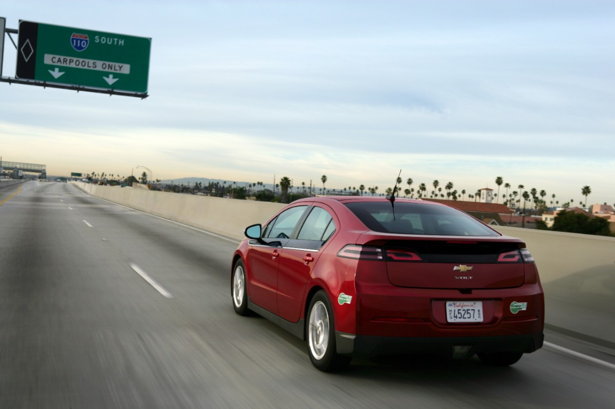 California Ends Electric Car Rebates For Wealthy Buyers Boosts Them 