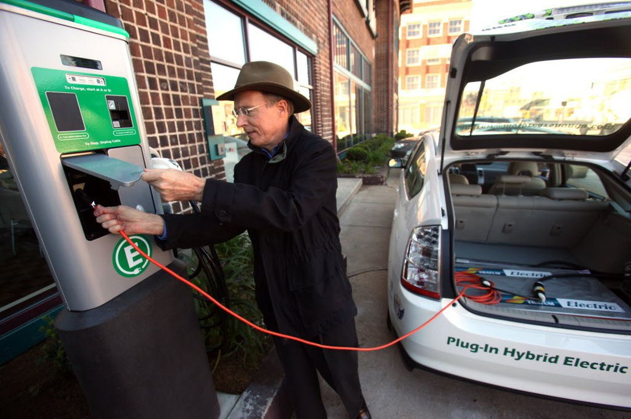 Cleveland Recharging Station Opens Way To The Future Of Electric Cars 