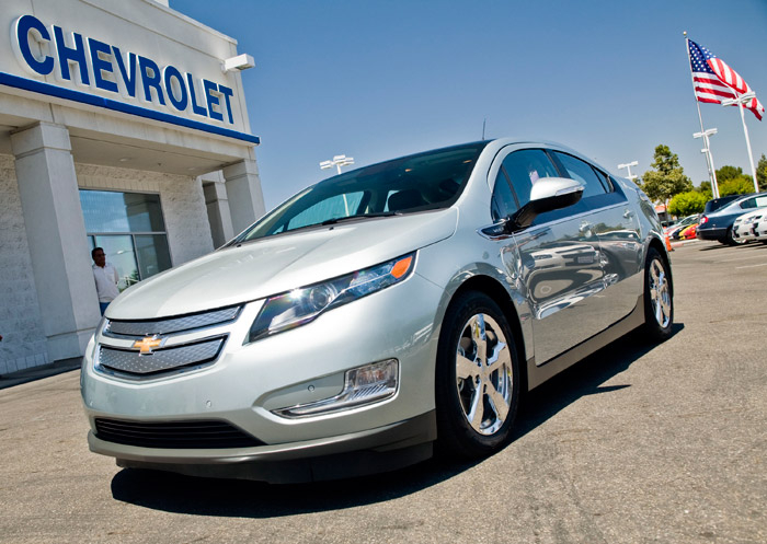 GM Prices Chevy Volt Electric Car At 41 000 31 500 After Rebate 