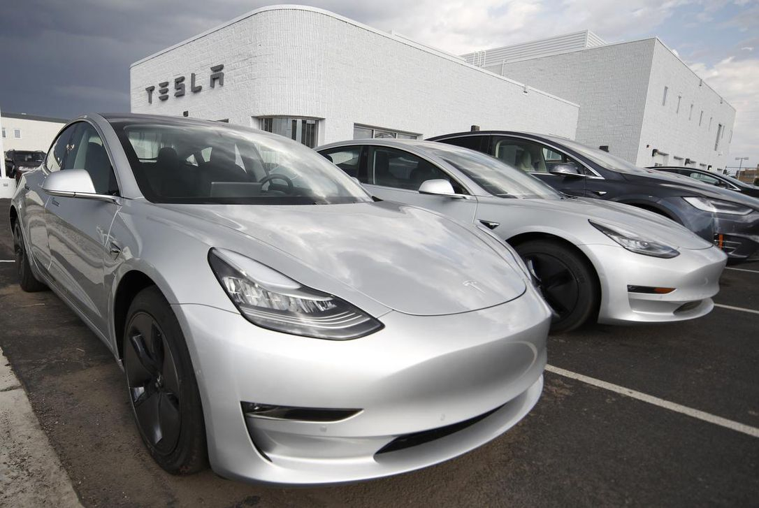 Ontario Extends Electric Car Rebate Deadline For Tesla Buyers The Star