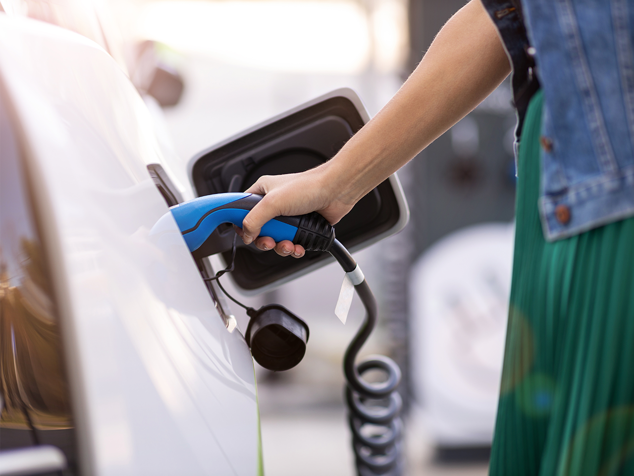 Electric Vehicle Tax Credits And Rebates Explained 2021 TrueCar Blog 